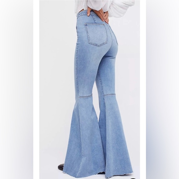 Free People Just Float On Flare
Light wash size 27 - Picture 2 of 10